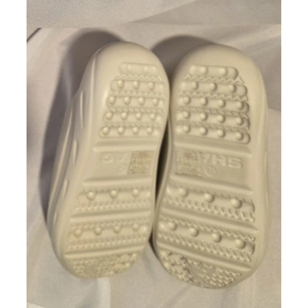 Shaq Slidosis AQ95021MC Men's Ivory Colored Slides Sandals. New With Box Size 12